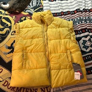 New free people in a bubble puffer vest S.